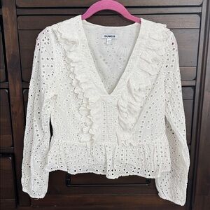 100% cotton Express women’s White ruffle eyelet blouse XS